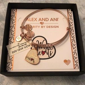 ‘Warm hearts’ bangle